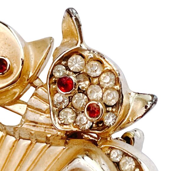 VTG Brooch Rhinestone Twin Cat Mid Century Quirky Figural Jewelry Gold Tone Pin - Picture 5 of 11